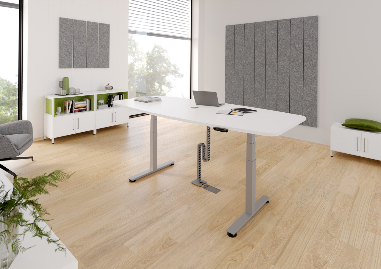 Höhenverstellbarer Schreibtisch mit Akustikelementen und Sideboard